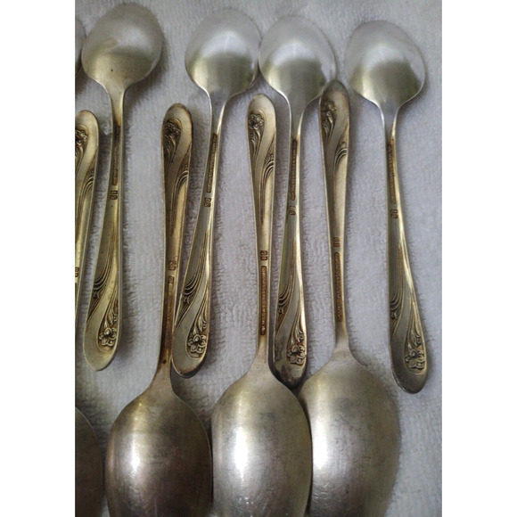 Holmes & Edwards Silverplate Silverware Romance Pattern Spoons 12 Pieces - Picture 9 of 11